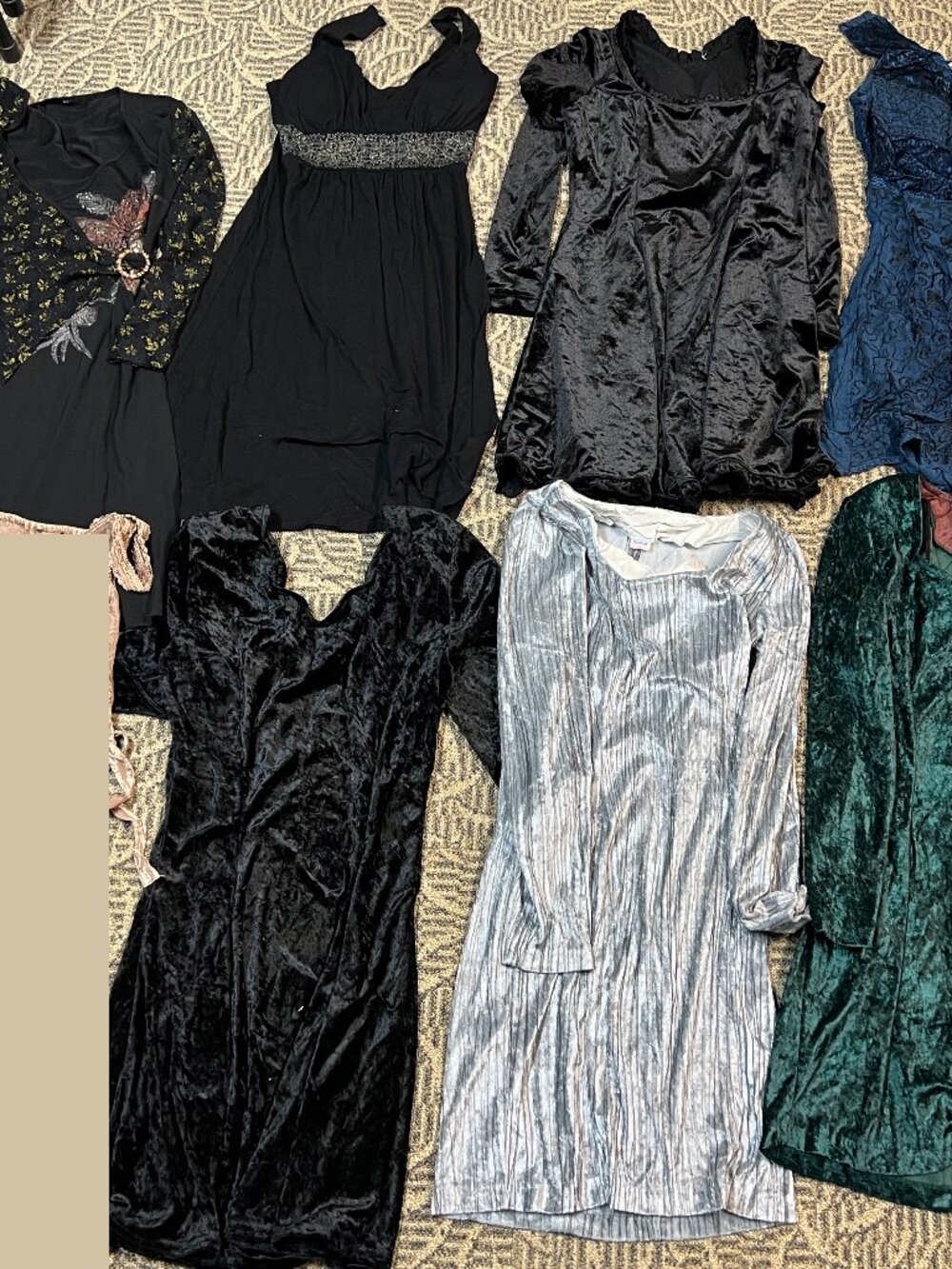7 Dresses in size M , 8, 10